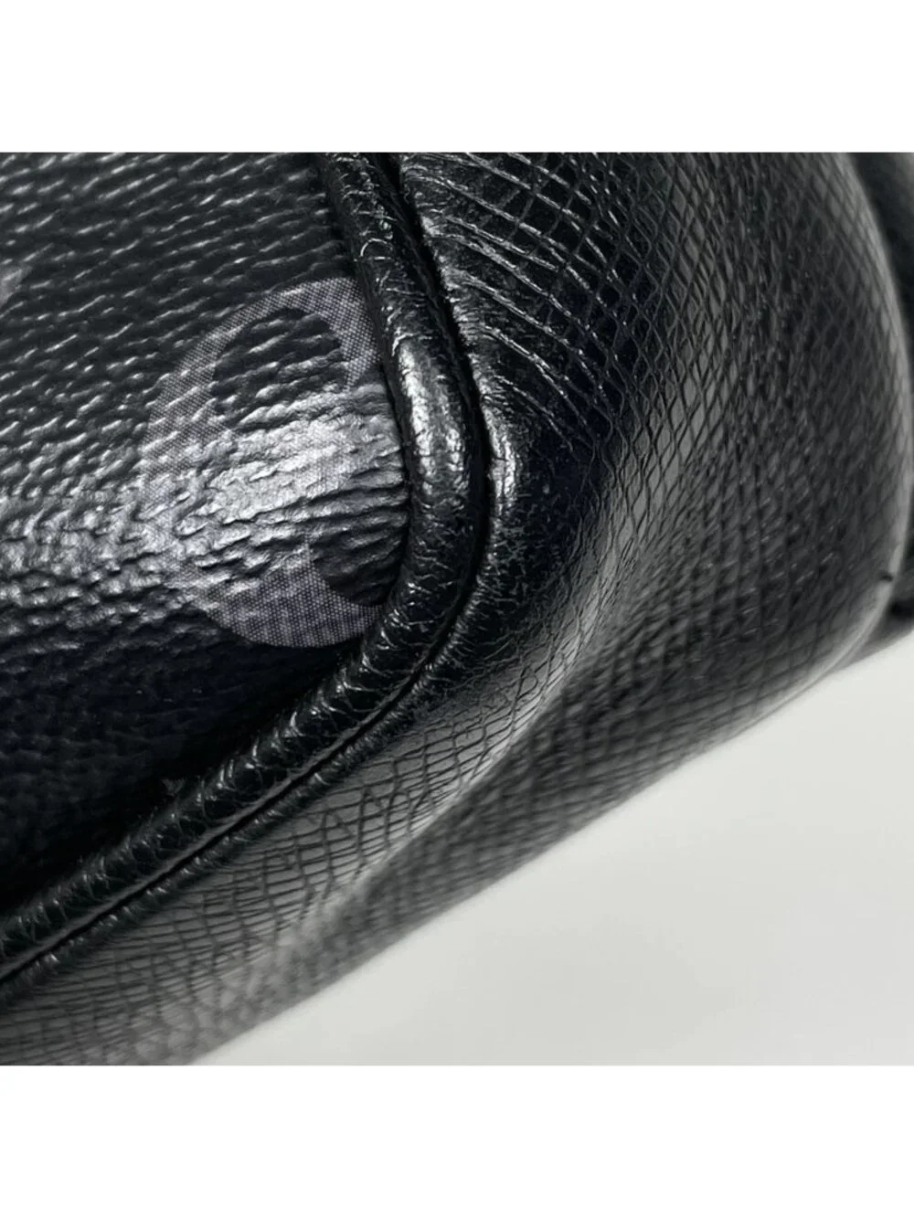 Louis Vuitton Outdoor Messenger PM Shoulder Bag Taigarama Noir